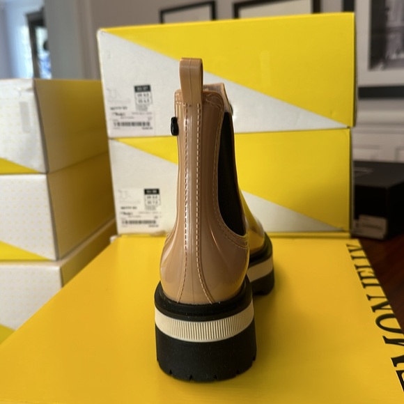 Stylish Tan Chelsea Rain Boots - Picture 3 of 3